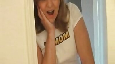 Bleg sød med krøllet hår har fået en ny massør med stor pik