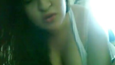 Pornostudie præsenterer audition af asiatisk pige med falske bryster