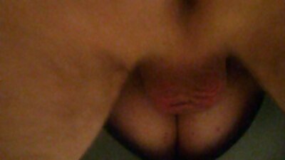 Inked rødhåret giver et blowjob, før det bliver raget på kameraet